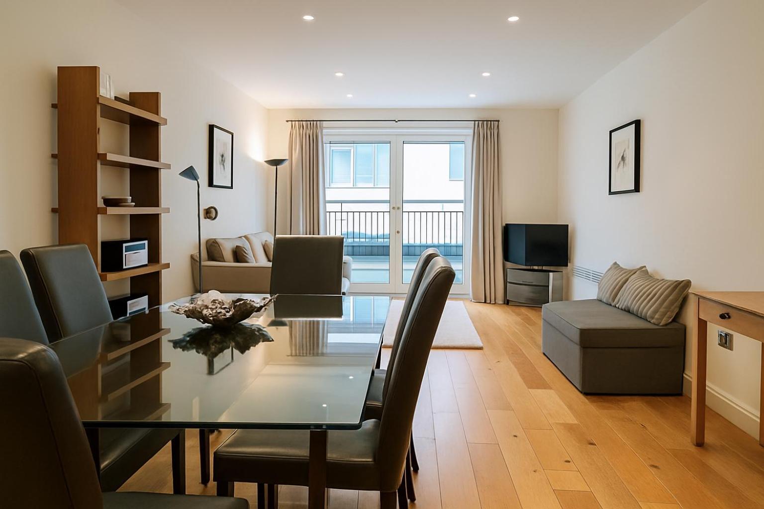 Still Life Tower Hill Executive Apartment London