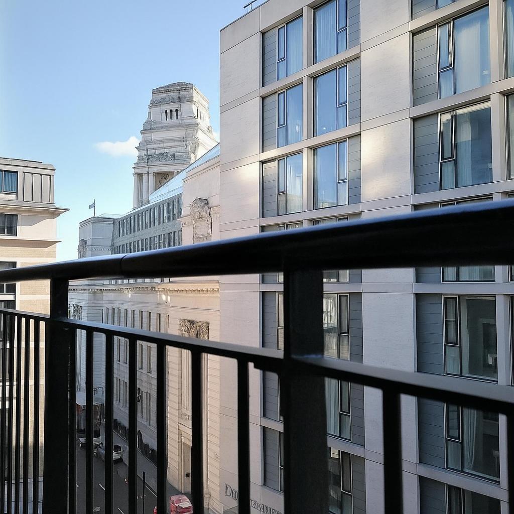 Still Life Tower Hill Executive Apartment *